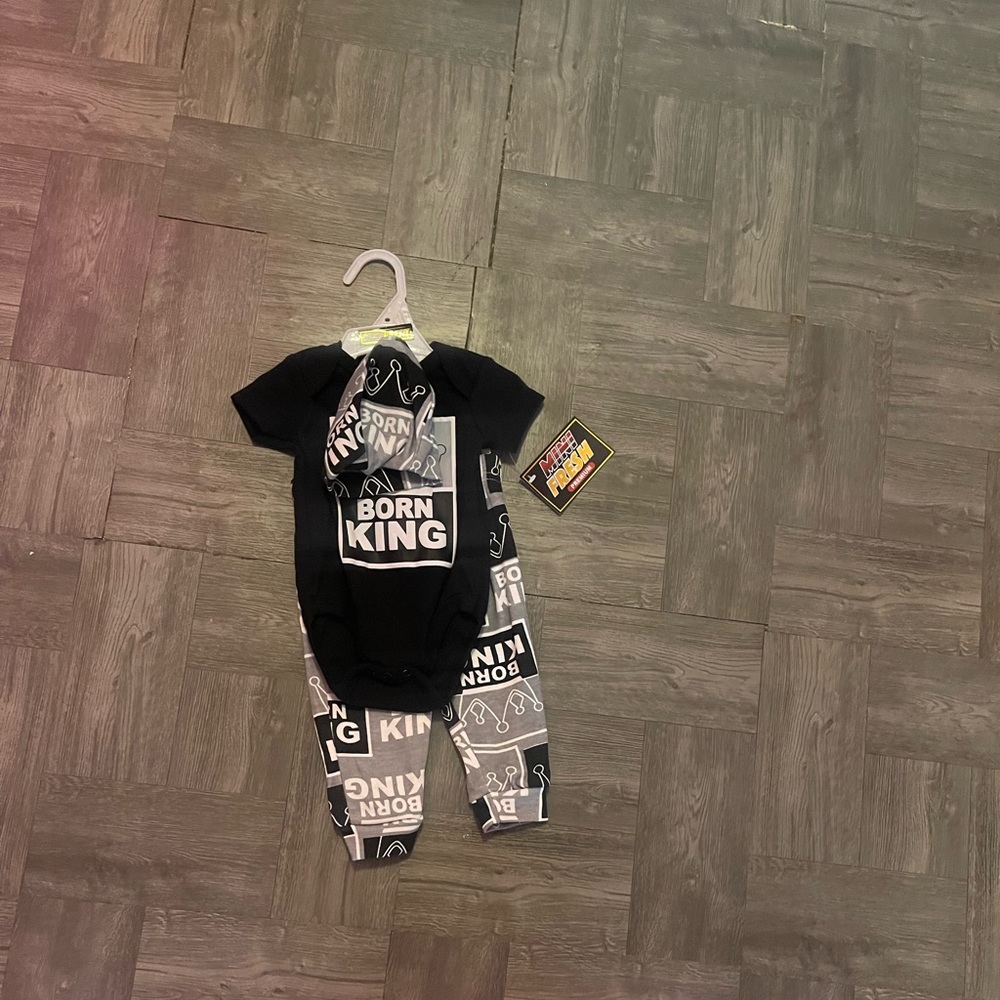 Infant 2piece born king set
